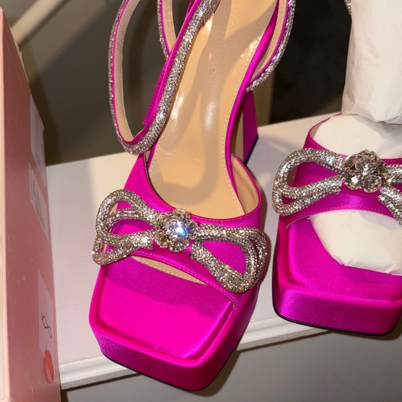 MACH & MACH Blush Pink Box - Picture 4 of 6